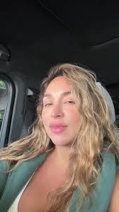 Danielle Flood's Instagram, Twitter & Facebook