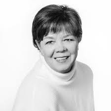 Karen Hamill's Instagram, Twitter & Facebook