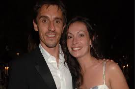 Histórico jogador do manchester united, gary neville defende que os atuais donos do clube (família glazer) sejam. Gary Neville Married Wife Children Career Stats Net Worth Wiki