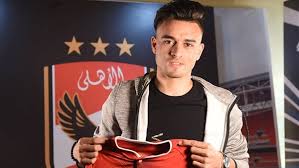 وبذلك يُكرر بواليا سيناريو صلاح محسن، الذي لم يظهر هو الآخر بصورة جيدة مع الأهلي، خلال الموسم الحالي، حتى شارك في مباراة القمة أمام الزمالك وأحرز هدفًا مهمًا للمارد الأحمر، ثم سجل هدفًا. Ø§Ù†ÙØ±Ø§Ø¯ Ø¹Ù‚Ø¯ ØµÙ„Ø§Ø­ Ù…Ø­Ø³Ù† Ù…Ø¹ Ø§Ù„Ø£Ù‡Ù„ÙŠ Ø¨Ù€11 Ù…Ù„ÙŠÙˆÙ† Ø¬Ù†ÙŠÙ‡ ÙÙŠ 4 Ù…ÙˆØ§Ø³Ù… ÙˆÙ†ØµÙ