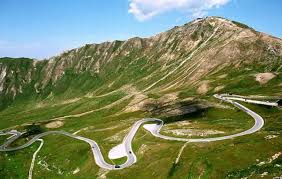 Grossglockner High Alpine Road Austria This One Leads You To The Highest Mountain In Austria The Grossglockner A Dangerous Roads Scenic Routes Scenic Drive