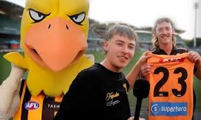 Bailey Macdonald signs