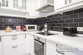 Evleri güzelleştirme hayali ile küçük bir odadan kurulan evde mimar bugün 50'den fazla şehirde 1.000'lerce evi güzelleştiriyor. Mutfak Tezgah Duzeni Nasil Olmali Mutfak Tezgah Ornekleri Mutfak Tezgahi Mutfak Mutfak Duzenleme