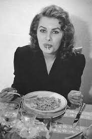 How to make sauce (gravy). More Sophia And Spaghetti Sophia Loren Sophia Sofia Loren