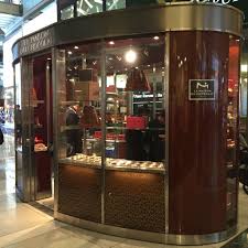 Timewarner Popupstore Lamaisonduchocolat Newyork 2015 Colombuscircle Pop Up Store Cottage Beautiful Day