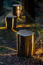 Ausgefallene Lampen Aus Holz Fur Die Garten Beleuchtung Garten Lampen Garten Diy Hinterhof