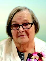 Elizabeth Fusselman's Instagram, Twitter & Facebook