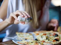 6 Zeichen Dass Sie Zu Viel Salz Essen Freundin De