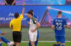 ديميرال يواصل إثارة الجدل.. بطاقة حمراء واشتباكات في كلاسيكو الأهلي والهلال