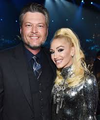 The pop singer helped blake with a haircut on thursday march 26. Blake Shelton New Haircut Wants To Bring Mullets Back
