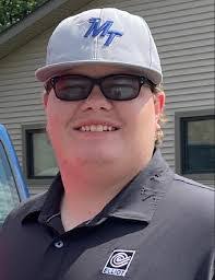 Geoffrey Mooney's Instagram, Twitter & Facebook