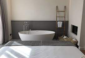 La prima cosa da tener conto nella scelta della vasca da bagno è lo spazio a disposizione, una caratteristica la presenza della vasca da bagno in un complesso simile non testimonia la presenza di un angolo dedicato al relax ma più probabilmente si va ad inserire. Vasca Da Bagno In Camera Da Letto Dettagli Home Decor