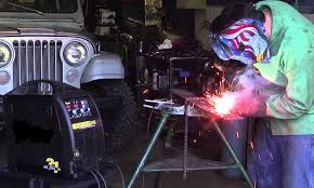 poste à souder inverter pour des petites réparations sur du métal, pour des travaux de carrosserie ou de serrurerie, le poste à souder est un équipement très efficace, à condition de bien le choisir. Quel Est Le Meilleur Poste A Souder En 2021 Avis Et Comparatif