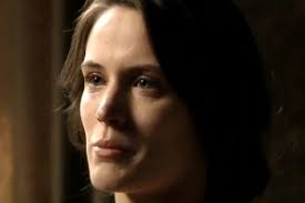 Veja cenas de "Joia Rara"