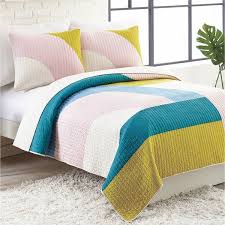 From bags and cushions, to table mats, wall hangings and bed quilts, there are so many beautiful designs in our project sheets you will want to. 27 Best Quilts 2020 The Strategist