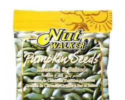 Hình ảnh về Hạt bí rang muối Nut Walker 35g