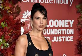 Music superstar Dua Lipa granted Albanian citizenship - The Boston Globe