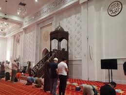 Insya allah ia akan diterbitkan pada 2014 dan akan dilancarkan pada pesta buku antarabangsa kuala. Mosque Masjid Diraja Tengku Ampuan Jemaah In Der Nahe Von Shah Alam In Malaysia 10 Rezensionen Adresse Webseiten Maps Me