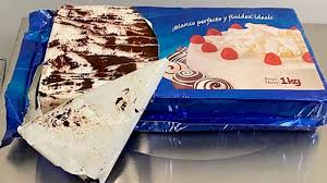 Nimm dann einen löffel und verteile sie auf dem kuchen. Ox1b1yrziqh7 M