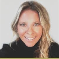 Rebecca Thiry's Instagram, Twitter & Facebook