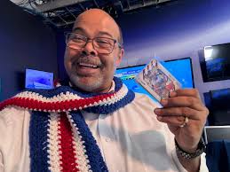 Huge thanks to Carol S. for sending me an awesome cool gift. She knitted a  scarf in Bills colors, and tossed in a stack of retro Buffalo Bills player  cards for good