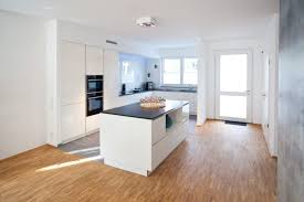 Moderne Hochglanz Kueche Weiss Kochinsel Neff 004 Kuche Hochglanz Kuche Mit Insel Haus Kuchen
