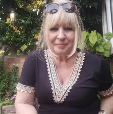 Can anyone recommend a decent sized garden centre that is easily accessible  by public transport and might have enough there that I'm able to bribe a 9  year old to go as