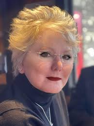 JUNE 4, 2022 STUDENTS IN QUINTON SCHOOL' POST OF: DAVID & PAULENE JOHNSON  DEANNA MONKS WHITE, COY OXFORD 1970?