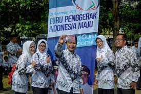 Aplikasi ringkas ini memaparkan 100 ucapan selamat hari guru nasional bagi tahun 2019 dan kartu hari guru. Hari Guru Dirayakan Dua Kali Setahun Ini Beda Hari Guru Sedunia Dan Nasional Halaman All Kompas Com