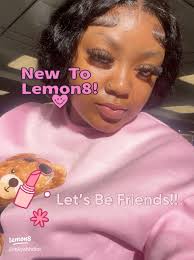 Get to Know Maxine: A Minimalist Model's Journey