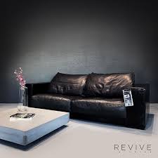 Budapest Aus Italien Das Von Paola Navone Entworfene Budapest Sofa Fur Baxtermadeinitaly Zeichnet Sich Durch Seine Schlichtheit U Sofa Budapest Schlichtheit