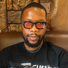 Fay Toms (@faytomsy)