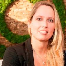 Ontwikkelen bij Kuijpers: geen probleem! Als opleidingscoördinator mag ik  veel collega's helpen met hun cursus of training. Afgelopen donderdag de  10de groep collega's hun welverdiende diploma voor…