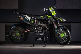 Pin By Ffallas1154 On Motocross Bikes Motorcross Bike Cool Dirt Bikes Dirt Bike Room