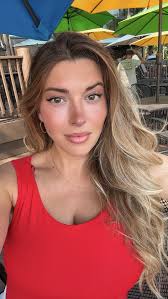 Primera vez que me siento linda en la vida 😂 ¡Feliz fin de semana del 4 de  julio!"