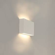 Fur Jeden Die Passenden Beleuchtung Hier Online Bestellen Wandlampen Lampen Treppenhaus Lampenlicht