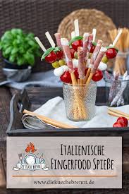 Italienisches Fingerfood Tomate Mozzarella Spiesse Und Schinken Crissinis Rezept Fingerfood Tomate Mozzarella Spiesse Italienisches Fingerfood