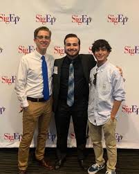 ❤️Senior Spotlight💜 Chris Roat Chris is a member of RC '19. He is  graduating with a degree in organizational leadership with a focus in  educational studies. Favorite SigEp Memory: I have two