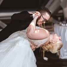 Beth Ernst (@bethvandernoot4)