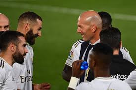 Karim benzema was a beast in lyon. Zidane Und Benzema Sind Kabila Es Ist Ein Berber Volk Aus Algerien Beide Fuhlen Sich Stark Mit Den Wurzeln Verbunden Team Algeria La Liga Team France
