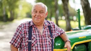 Der kärntner andreas ist hauptberuflicher bauer und lebt gemeinsam mit seinen eltern am insgesamt 60 hektar großen hof. Fieseste Bauer Sucht Frau Hofdame Jetzt Spricht Kerstin Promiflash De