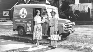 Folge deiner leidenschaft bei ebay! With Calls For The Return Of Glass Milk Bottles Could The Milkman Make A Comeback Abc News