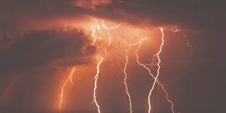 Environnement canada a émis une veille d'orages violents pour les régions de montréal, lanaudière, lachute, vaudreuil et la vallée du richelieu. Veille D Orages Violents L Echo De La Tuque