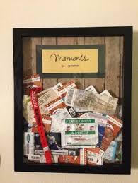 Bild Konzertkarten Bilderrahmen Aufbewahrung Moments To Remember Aufbewahrung Bild Bilderrahmen Konzertkar Bastelideen Geschenke Bastelarbeiten