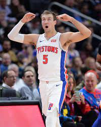 Luke kennard is an american professional basketball player who plays in the national basketball association (nba). Detroit Pistons Luke Kennard Could Be Out Another Month