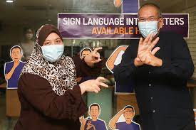 With fewer than 100 registered sign language interpretors in the country, communication can be a challenge for the deaf and the mute. Unable To Lip Read With Face Masks Malaysian Deaf Community Needs Sign Language To Be Part Of New Norm Video Life Malay Mail