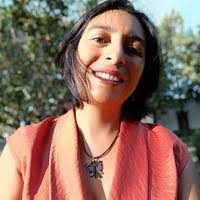 Aida Toledo's Instagram, Twitter & Facebook