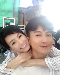 Christine Eng 伍詠薇| 多謝報導🙌 為拍呢個角色，已經好瘦嘅我但求演出逼真嘅母親我故意脫水減磅跌到100磅左右💪  各位觀眾有定心理準我角色嘅容顏🙌👌⋯⋯ 睇一次不一樣的我嘅演出🥰 多多指教🙏🏻 金宵大廈1968｜有望擔大旗做台慶劇