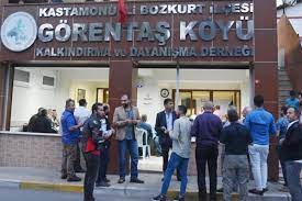 Görentaş köyü bağlı olduğu bozkurt ilçe merkezine 5 kilometre mesafe uzaklıktadır. Gorentas Dernegi Nden Cift Yonlu Iftar Sofrasi