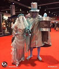 Cosplayers At D23 Expo 2015 Daynah Discoveries Haunted Mansion Costume Halloween Dress Up Ideas Haunted Mansion Decor